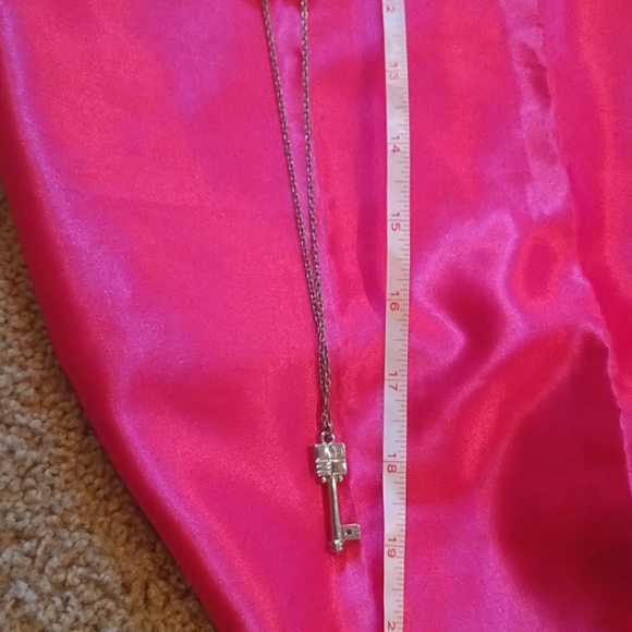 Luminess by Princess key necklace - Picture 8 of 9